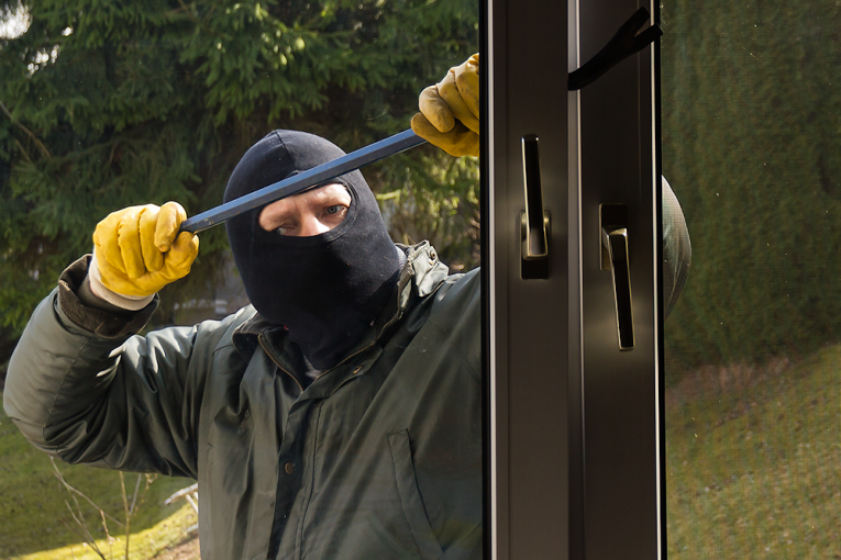 Darf Man Einen Einbrecher Töten Sicherheitstechnik schreckt Einbrecher ab
