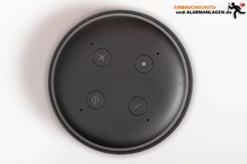 Alexa-Dot-von-oben-Sprachanweisungen-und-Smarthome