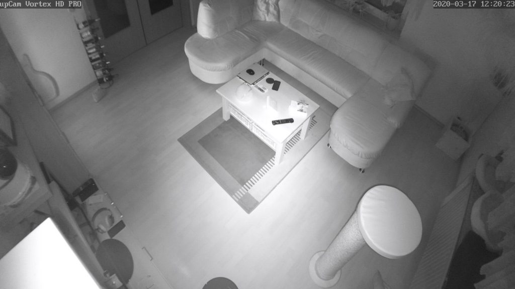 snap-upcam-Vortex-HD-Test-Ueberwachungskamera-6-innenraum-dunkel