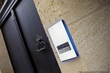 Smart Home: Vernetzte Türsprechstellen bieten zusätzlichen Schutz